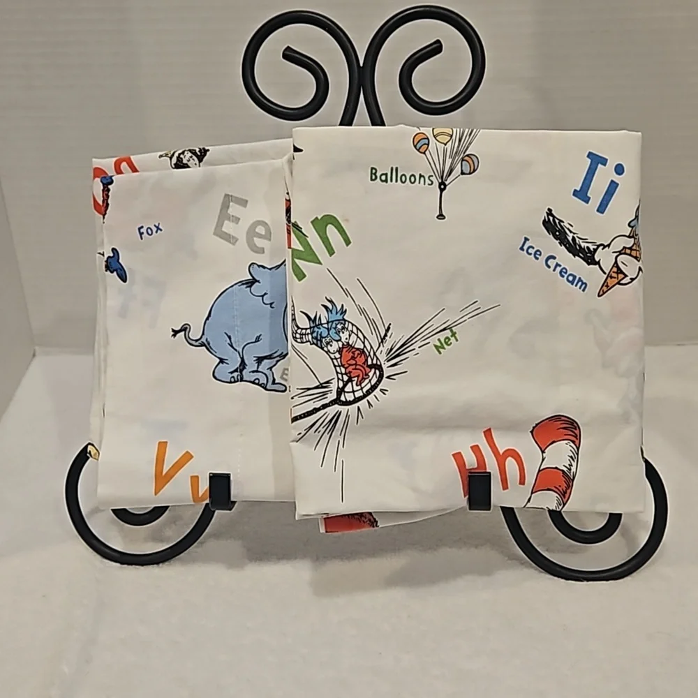 Pottery Barn Kids Dr. Seuss Vintage 2012 Standard Organic Cotton Pillowcase Set